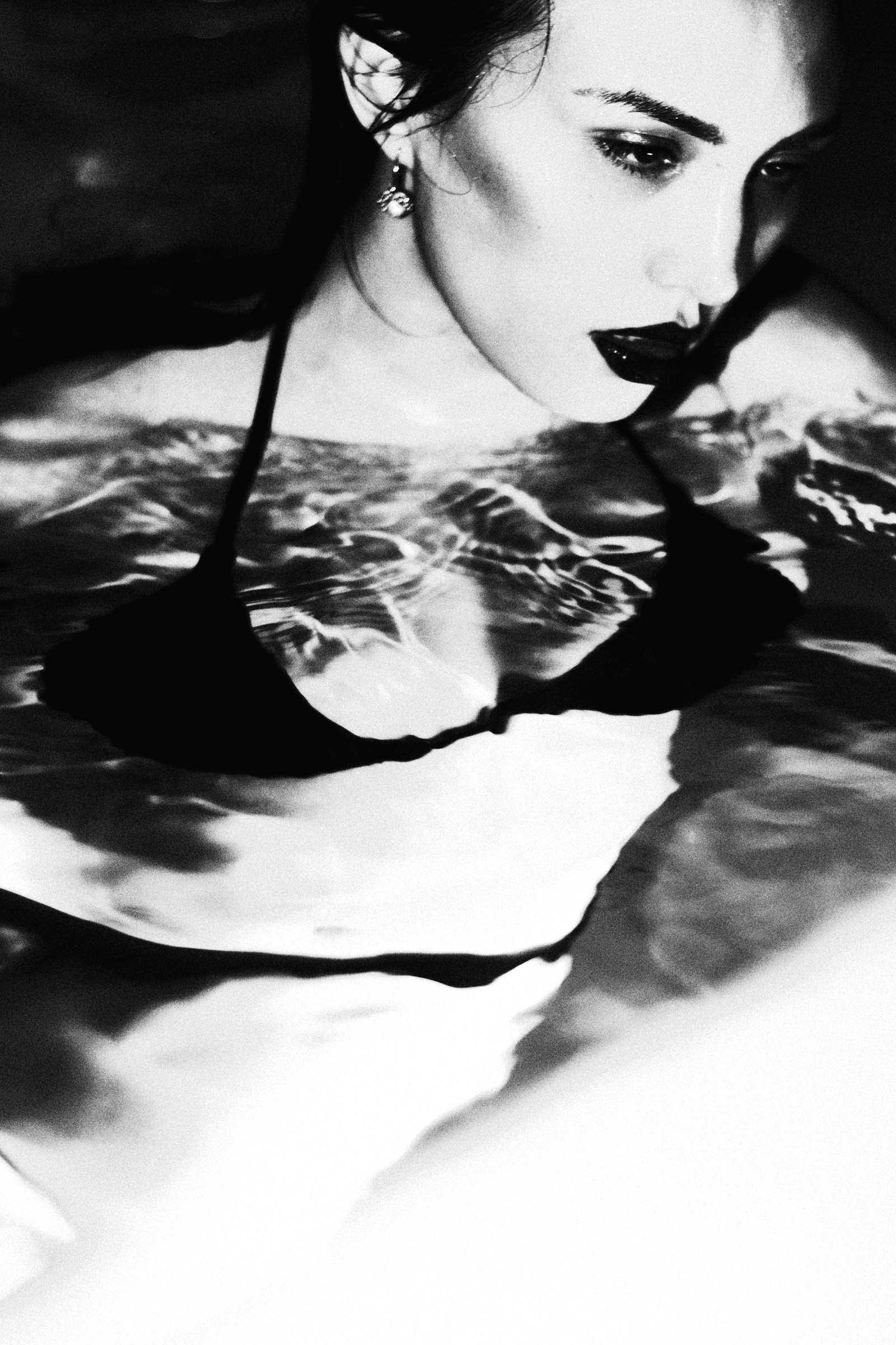 Close portrait at the water surface